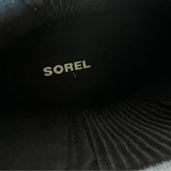 Sorel wedged boots size 7. Never worn. - Picture 6 of 8